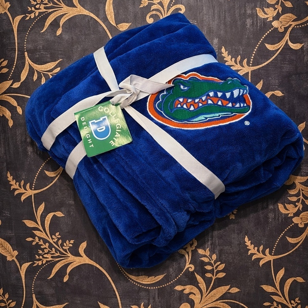 Florida gator velour blanket/throw with embroidered gator
